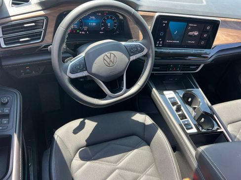 Used 2024 Volkswagen Atlas SE FWD image 38