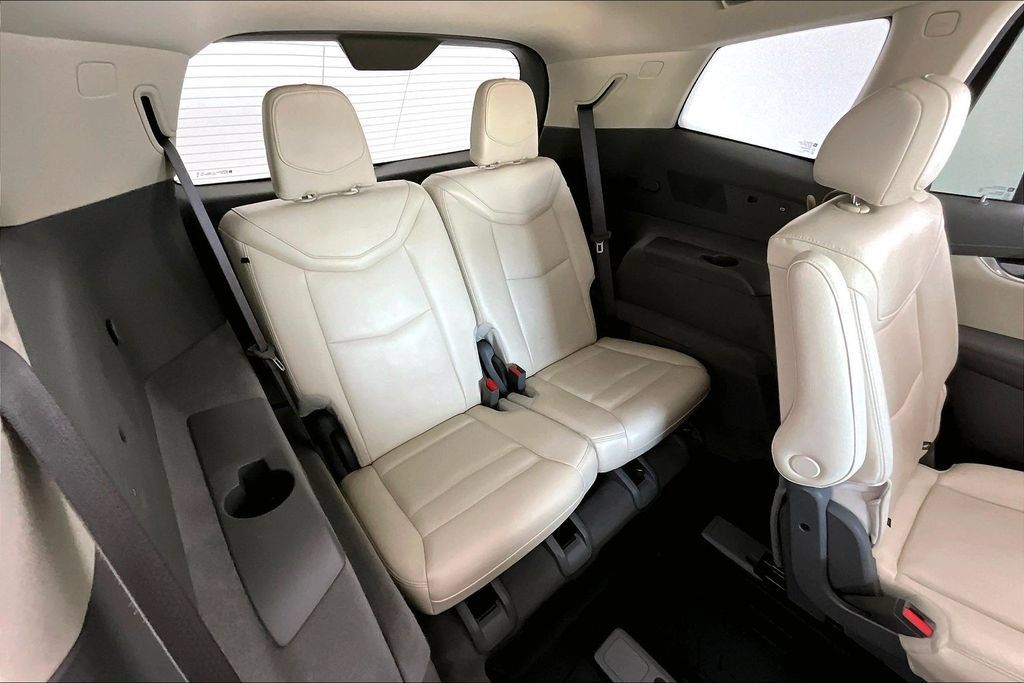 Used 2020 Cadillac XT6 Premium Luxury FWD image 38