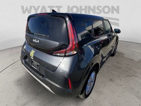 Used 2023 Kia Soul LX w/ LX Technology Package FWD image 9