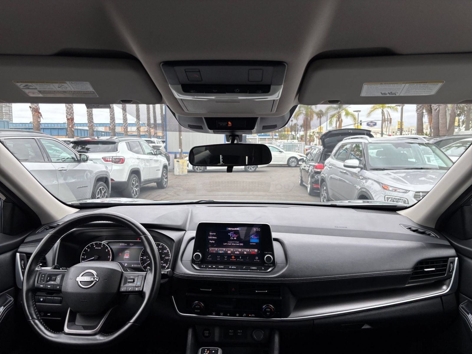 Used 2025 Nissan Rogue SV FWD image 34