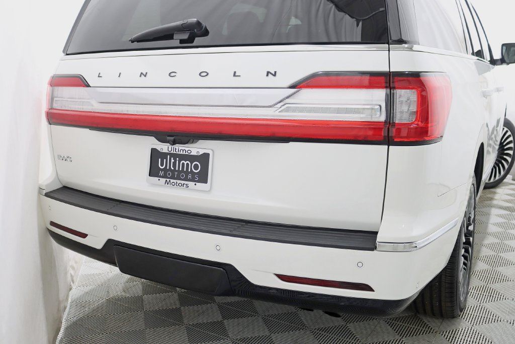 Used 2020 Lincoln Navigator Black Label w/ Cargo Convenience Package AWD/4WD image 13