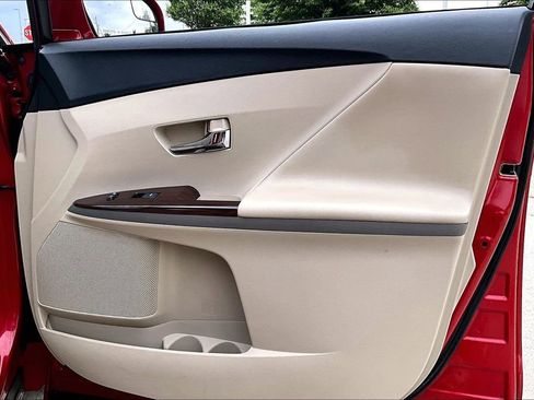 Used 2013 Toyota Venza LE w/ LE Convenience Pkg FWD image 22