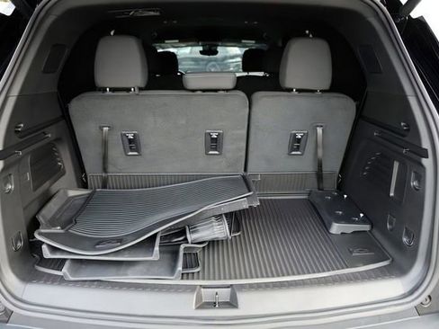 Used 2026 Chevrolet Traverse LT w/ Midnight/Sport Edition image 10