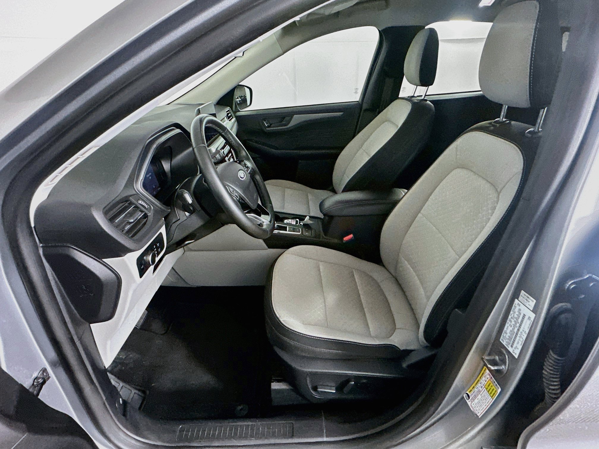 Used 2024 Ford Escape Active w/ Cold Weather Package FWD image 13