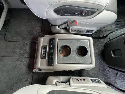 Used 2018 Chevrolet Express 2500 w/ Enhanced Convenience Package image 28