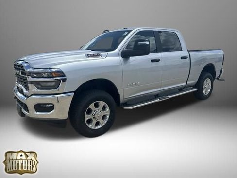 Used 2026 RAM 2500 Big Horn AWD/4WD image 3