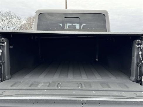 Used 2021 Jeep Gladiator Overland image 19