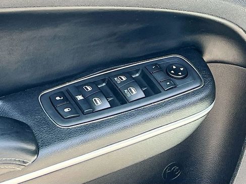 Used 2021 Chrysler 300 S image 18