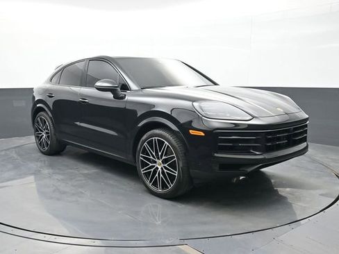 Certified 2024 Porsche Cayenne Coupe AWD/4WD image 25