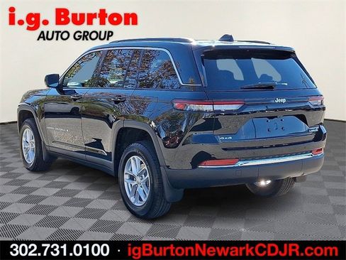 New 2025 Jeep Grand Cherokee Laredo X w/ Luxury Tech Group I image 3