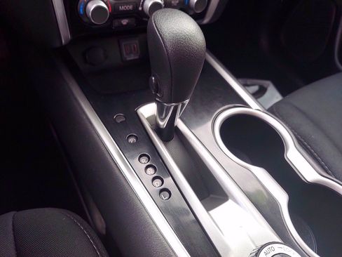 Used 2019 Nissan Pathfinder S image 15