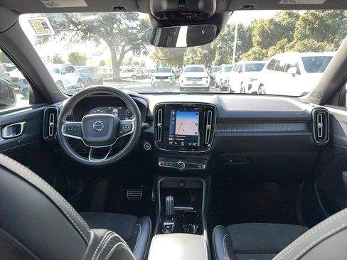 Used 2021 Volvo XC40 T5 R-Design w/ Protection Package Premier image 15