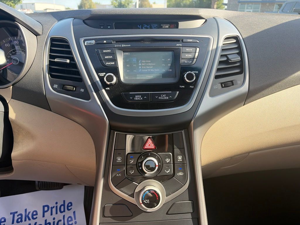 Used 2015 Hyundai Elantra SE w/ Option Group 02 FWD image 11