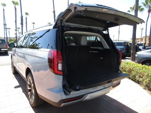 Certified 2025 Ford Expedition Max Platinum w/ Driver's Package AWD/4WD image 25