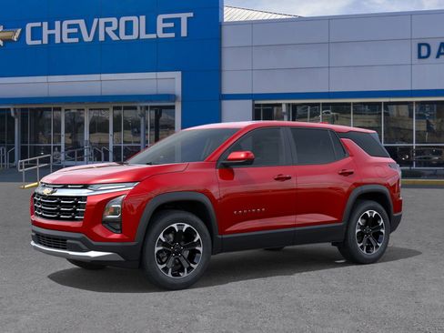 New 2026 Chevrolet Equinox LT image 2