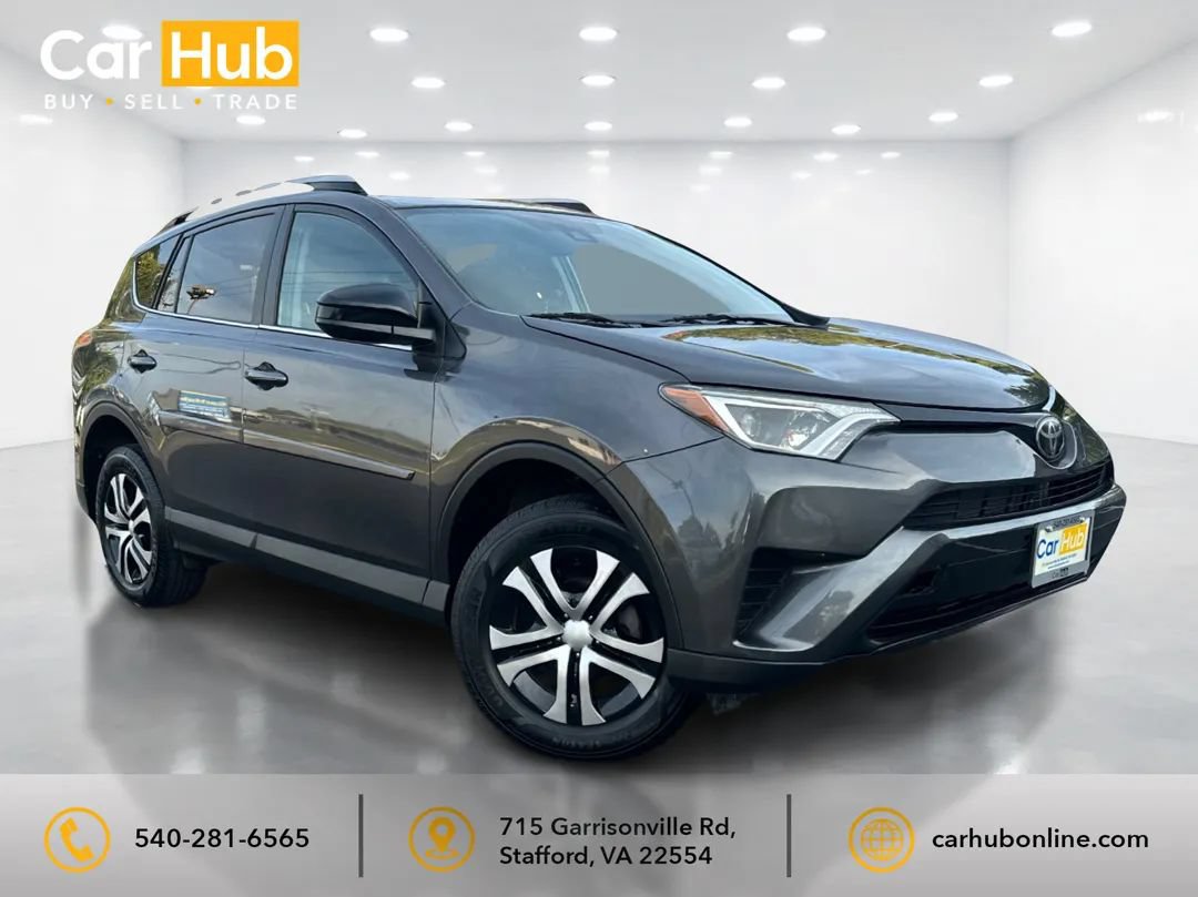 Used 2017 Toyota RAV4 LE FWD image 1