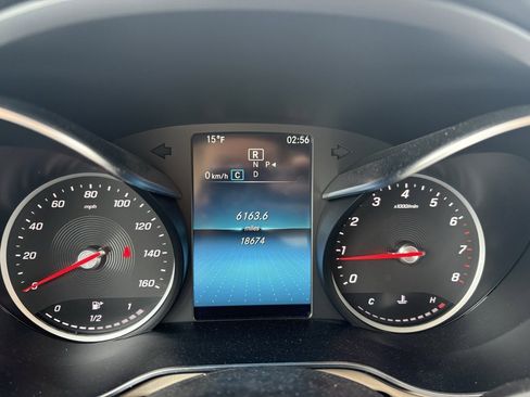 Used 2022 Mercedes-Benz GLC 300 4MATIC image 11