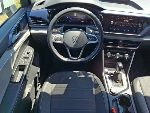 Used 2024 Volkswagen Taos SE AWD/4WD image 11