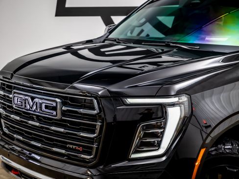 Used 2026 GMC Yukon AT4 w/ AT4 Premium Plus Package AWD/4WD image 21