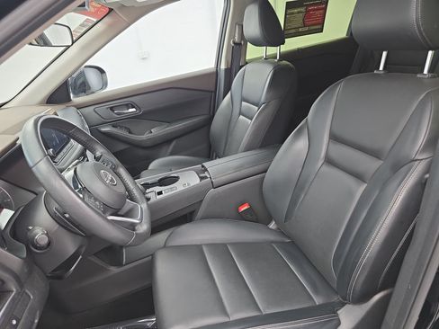 Certified 2023 Nissan Rogue SV w/ SV Premium B Package FWD image 15
