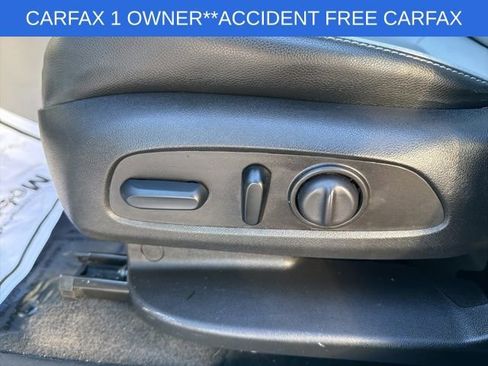 Used 2024 GMC Terrain SLT w/ Infotainment Package II image 25