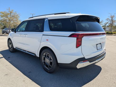 New 2026 Kia Carnival SX FWD image 7