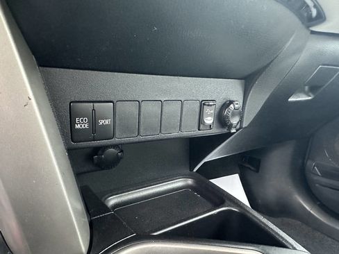 Used 2016 Toyota RAV4 XLE image 15