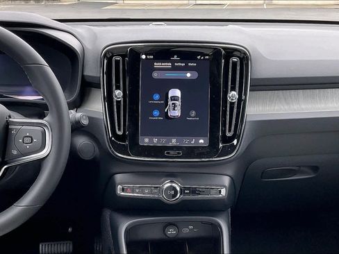 New 2026 Volvo EX40 Plus w/ Climate Package image 9