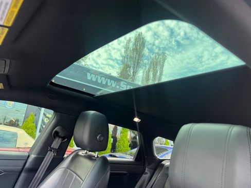 Used 2020 Land Rover Range Rover Evoque SE image 34