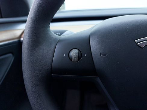 Used 2024 Tesla Model Y Long Range image 28