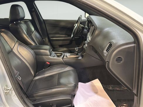 Used 2022 Dodge Charger SXT w/ Leather Interior Group RWD image 23