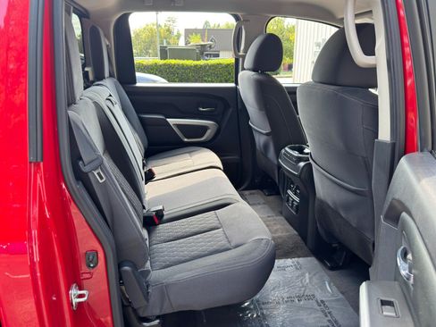 Used 2021 Nissan Titan SV w/ SV Convenience Package RWD image 33