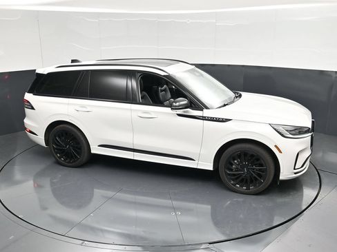 Used 2025 Lincoln Aviator Reserve w/ Equipment Group 201A AWD/4WD image 41