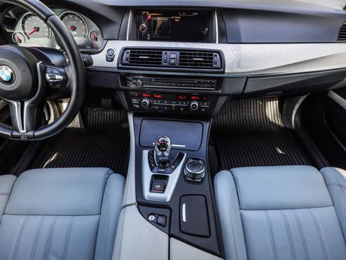 Used 2015 BMW M5 RWD image 29