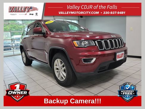 Used 2017 Jeep Grand Cherokee Laredo w/ Quick Order Package 23E AWD/4WD image 1