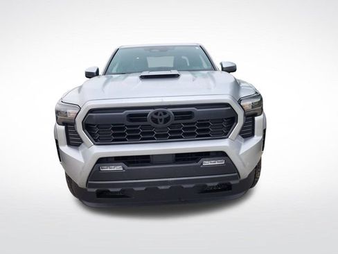 Used 2025 Toyota Tacoma TRD Sport AWD/4WD image 6