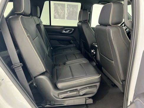 Used 2024 GMC Yukon SLT RWD image 25