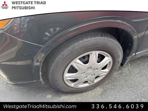 Used 2017 Nissan Rogue S image 4