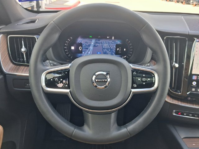 Used 2023 Volvo XC60 B5 Ultimate w/ Climate Package AWD/4WD image 15