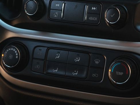 Used 2019 Chevrolet Colorado LT image 19