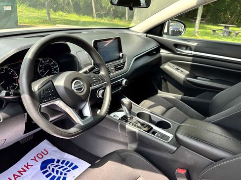 Used 2022 Nissan Altima 2.5 SV image 16