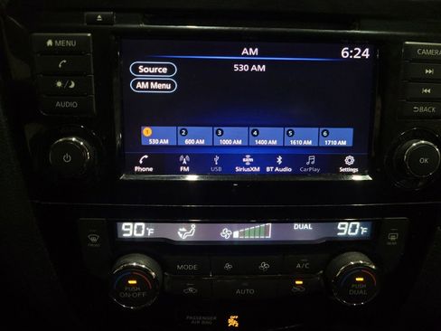 Used 2018 Nissan Rogue SV image 25