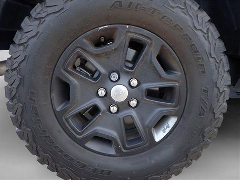 Used 2023 Jeep Wrangler Sport image 7