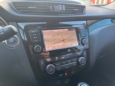 Certified 2022 Nissan Rogue Sport SL image 8