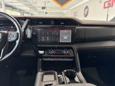 Certified 2024 GMC Sierra 2500 AT4 w/ AT4 Preferred Package image 18