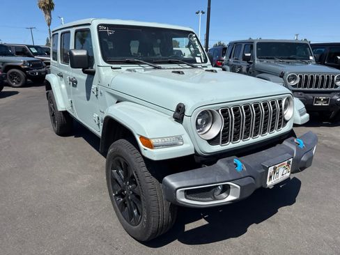 Used 2024 Jeep Wrangler Unlimited Sahara AWD/4WD image 7