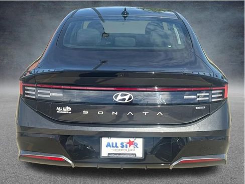 Used 2025 Hyundai Sonata SEL FWD image 8