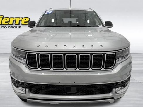 Used 2024 Jeep Wagoneer L Series II w/ Flexible Seating Group AWD/4WD image 10
