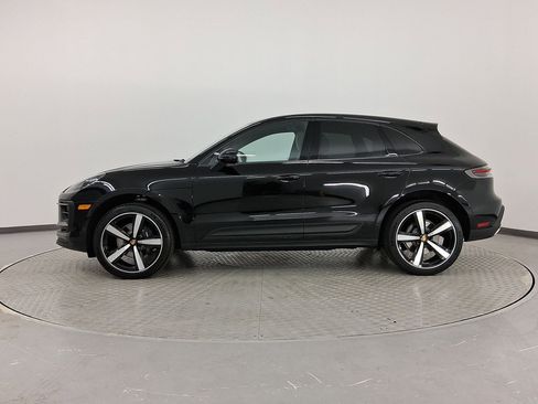 New 2026 Porsche Macan image 2