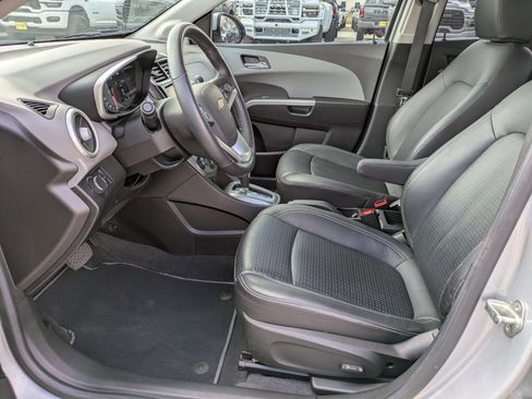 Used 2020 Chevrolet Sonic Premier image 9